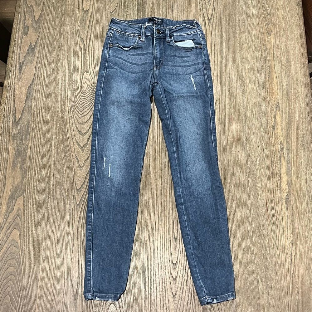 Justusa Dark Wash Skinny Jeans Distressed Size 26